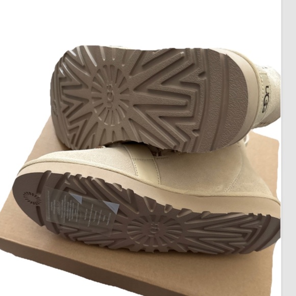 UGG Dune Mini Womens Shearling Boot Biscotti Beige Buckle 1153510 Size 8 New - Picture 4 of 5